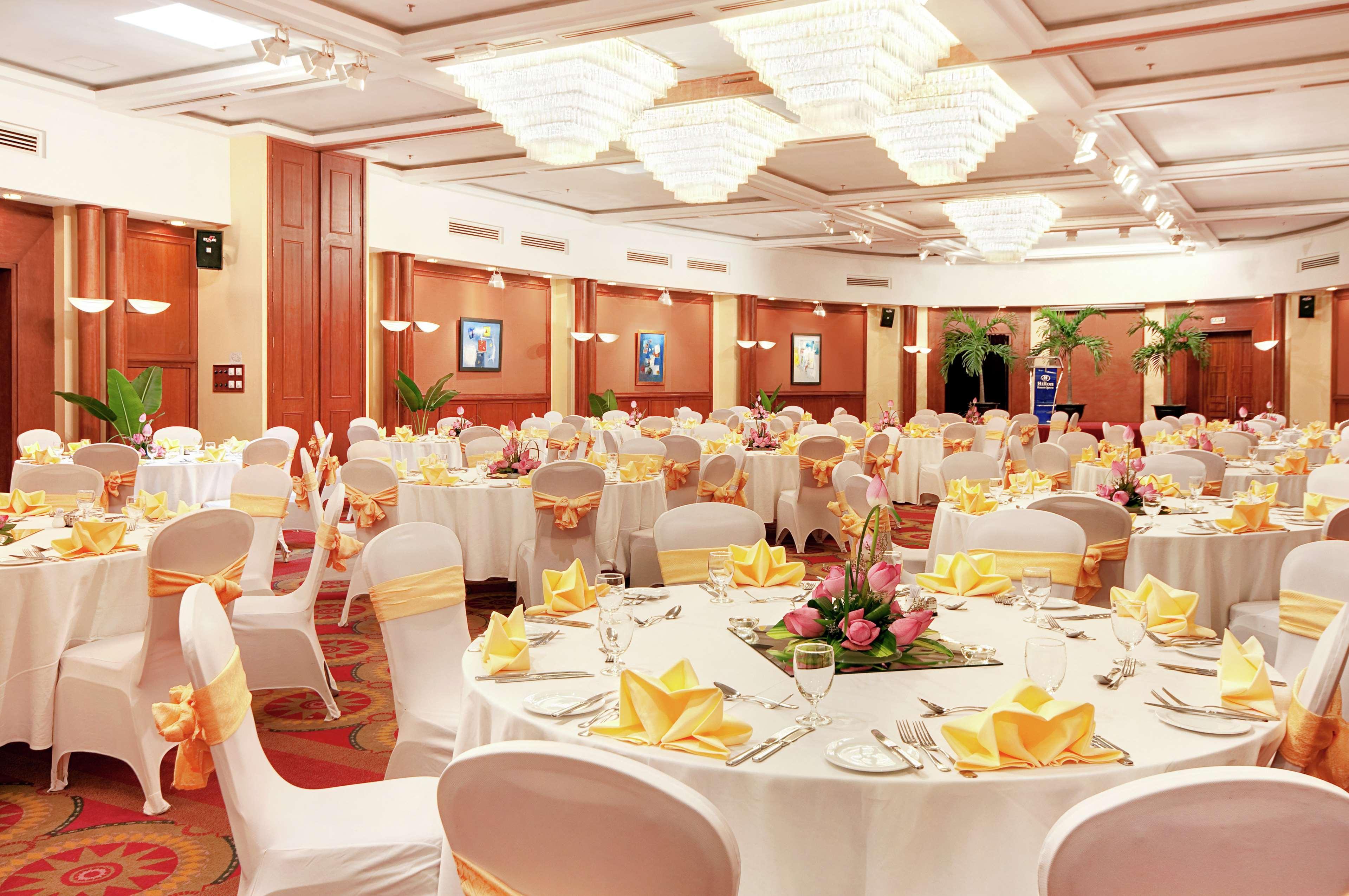 Hilton Hanoi Opera Facilități foto