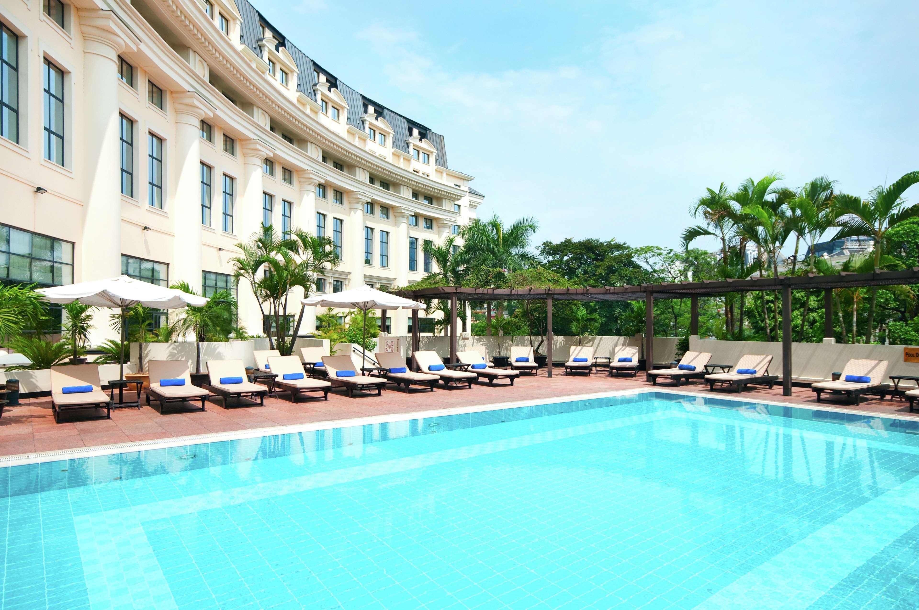 Hilton Hanoi Opera Exterior foto