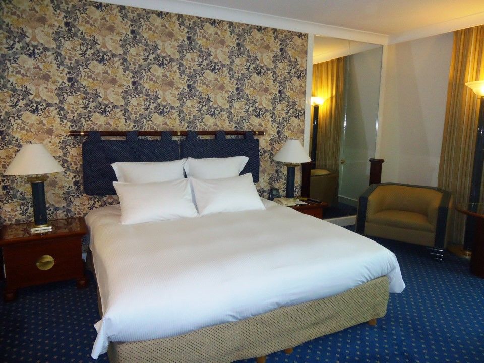 Hilton Hanoi Opera Exterior foto